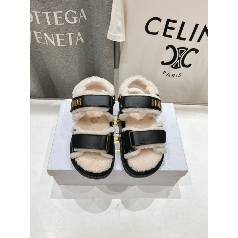ch**an D*or sandals